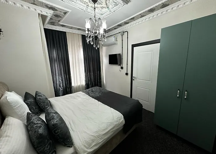 Seven Roses Apart Hotel