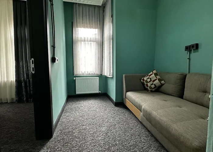 Seven Roses Apart Hotel