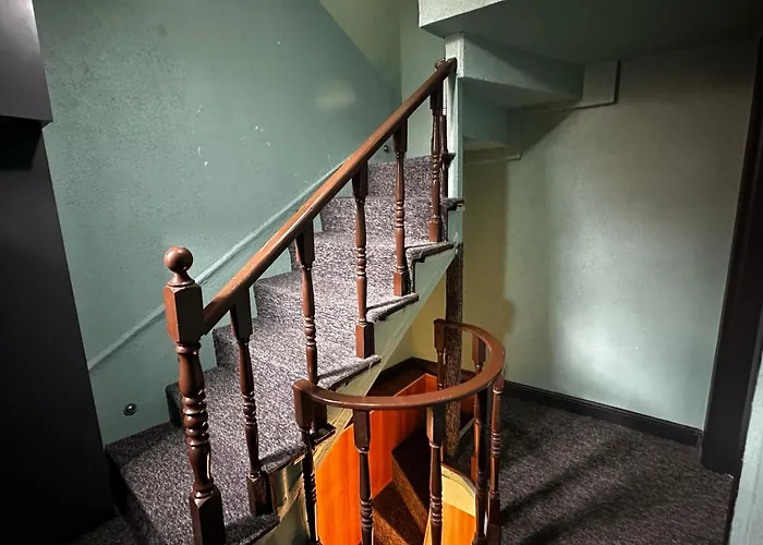 Seven Roses Apart Hotel